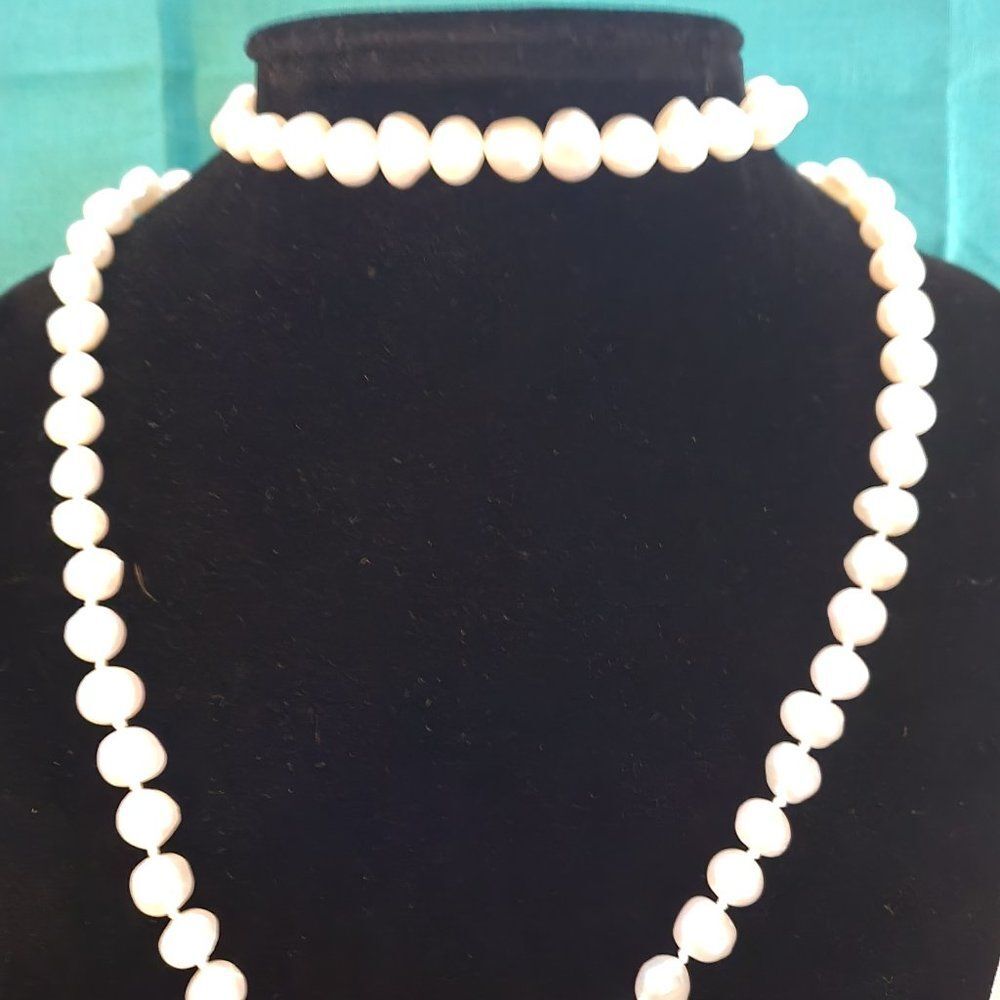 White Freshwater Pearl Necklace & Bracelet set